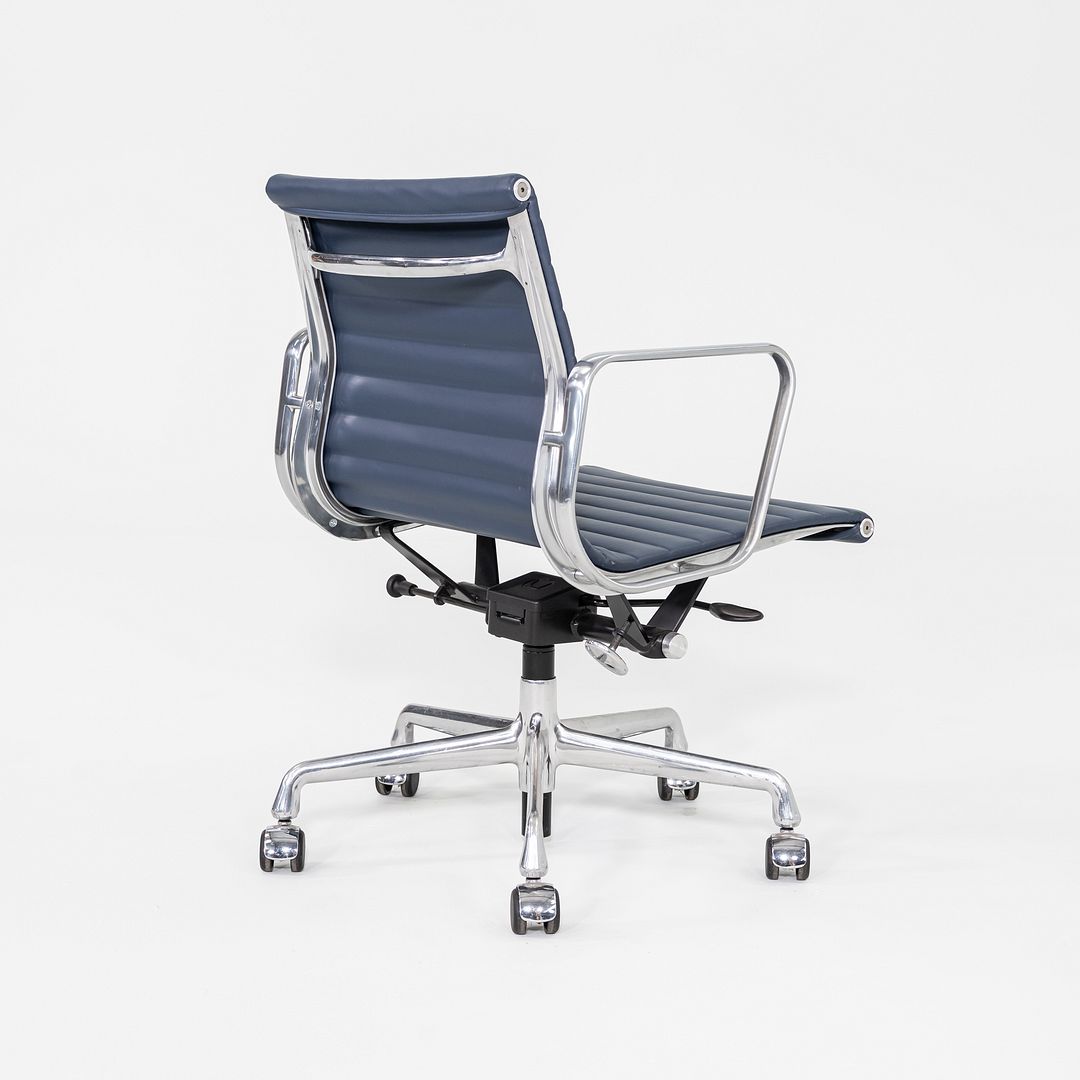Aluminum Group Management Desk Chair, Model EA335