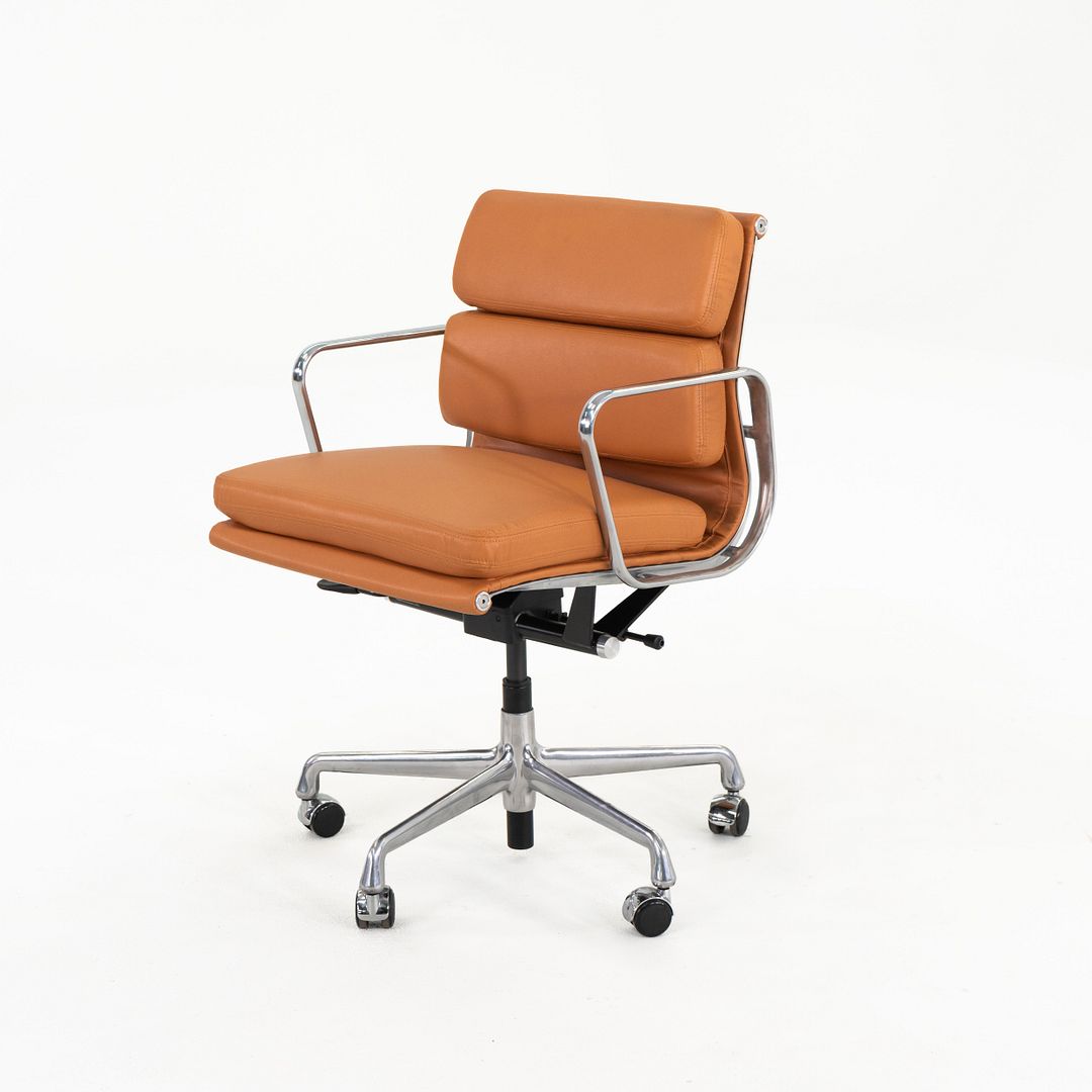 Eames Soft Pad Management Desk Chair, EA435