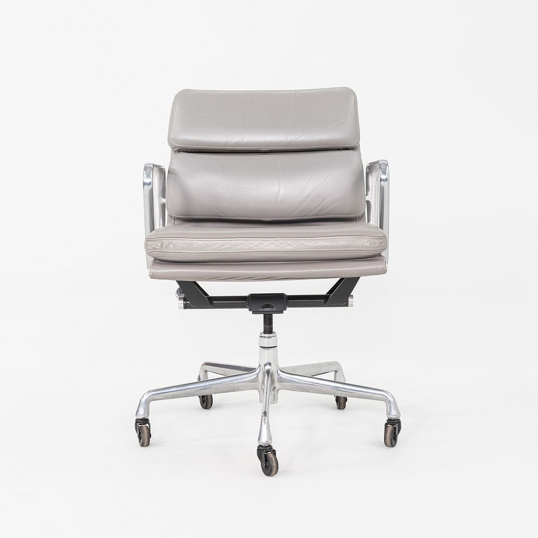 Soft Pad Management Chair, EA435