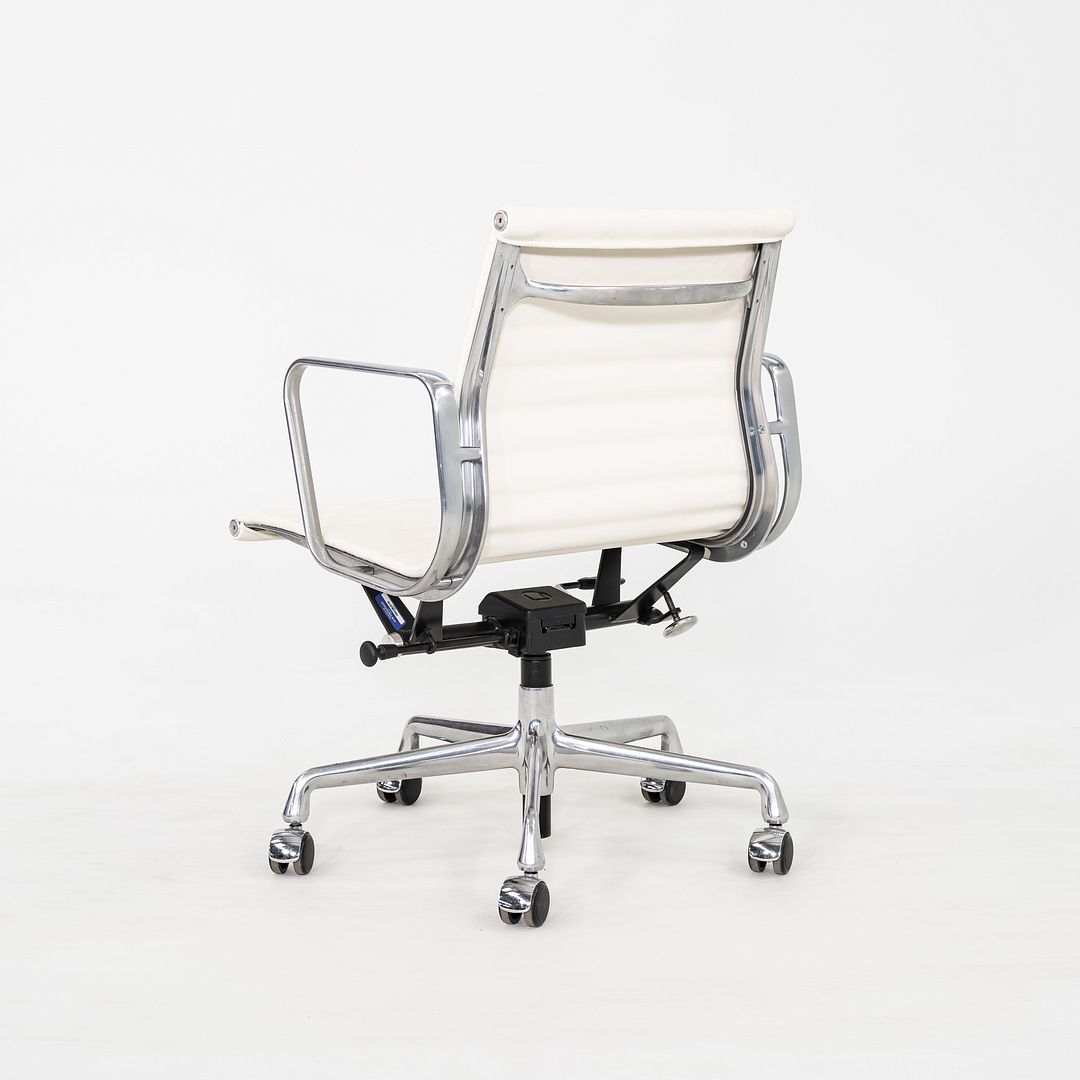 Aluminum Group Management Desk Chair, Model EA335