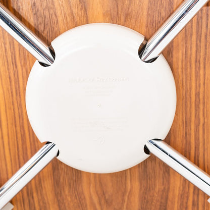 Series 7 Stacking Chair, Model 3107