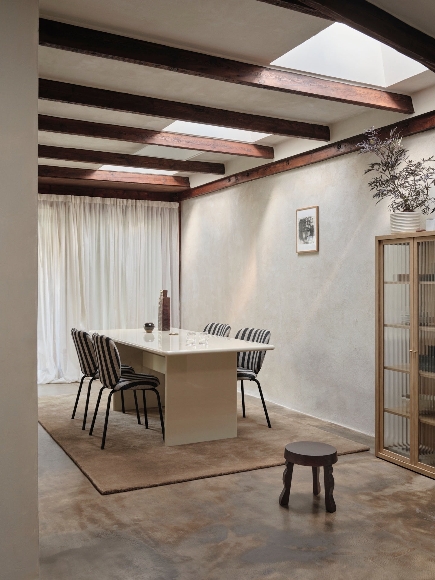Rink Dining Table