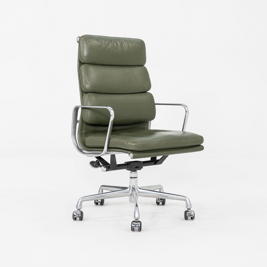 Soft Pad Executive Chair, Model EA437