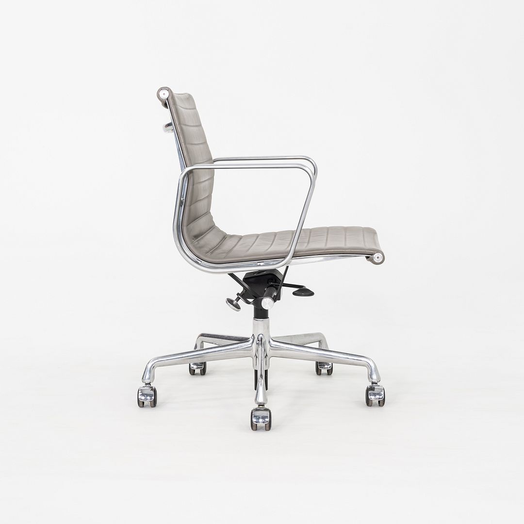 Aluminum Group Management Desk Chair, Model EA335
