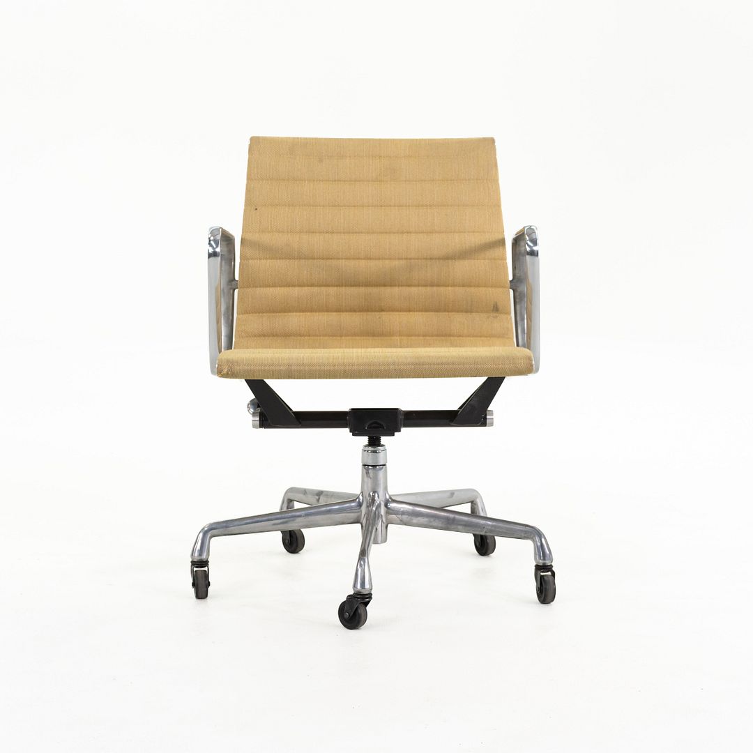 Eames Aluminum Group Management Desk Chair