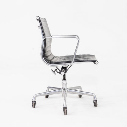 Aluminum Group Management Desk Chair, Model EA335