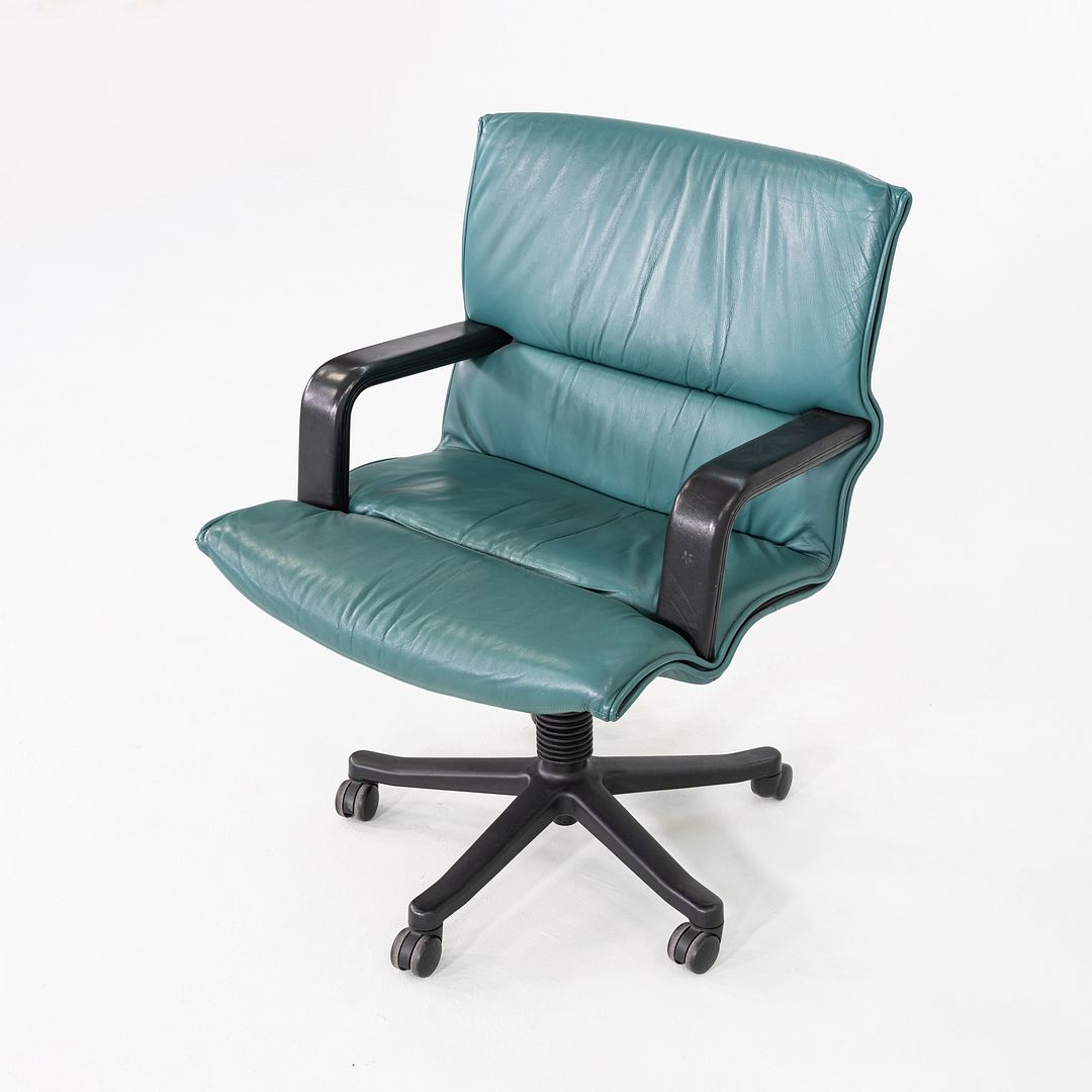735 Desk Chair