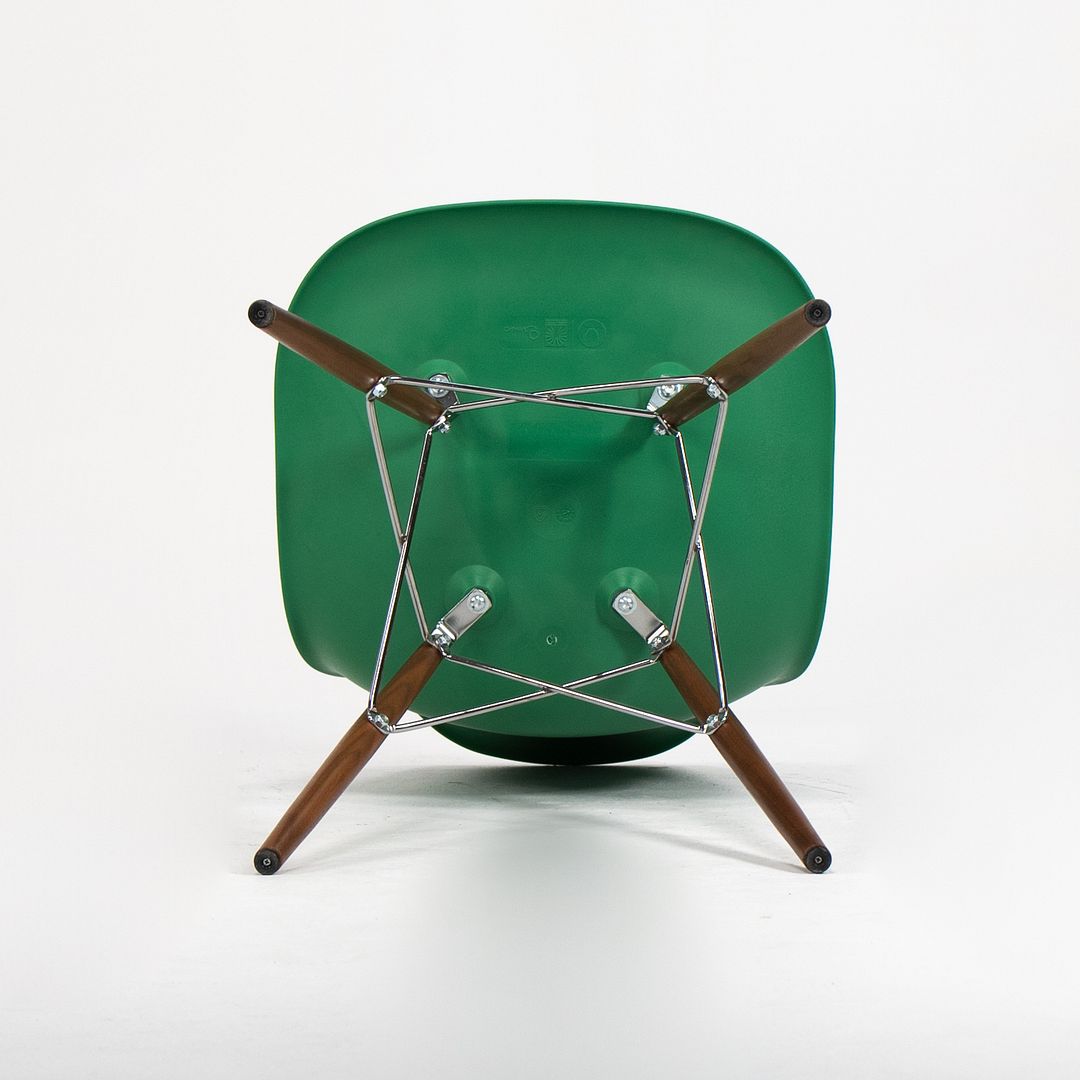 DSW Chair