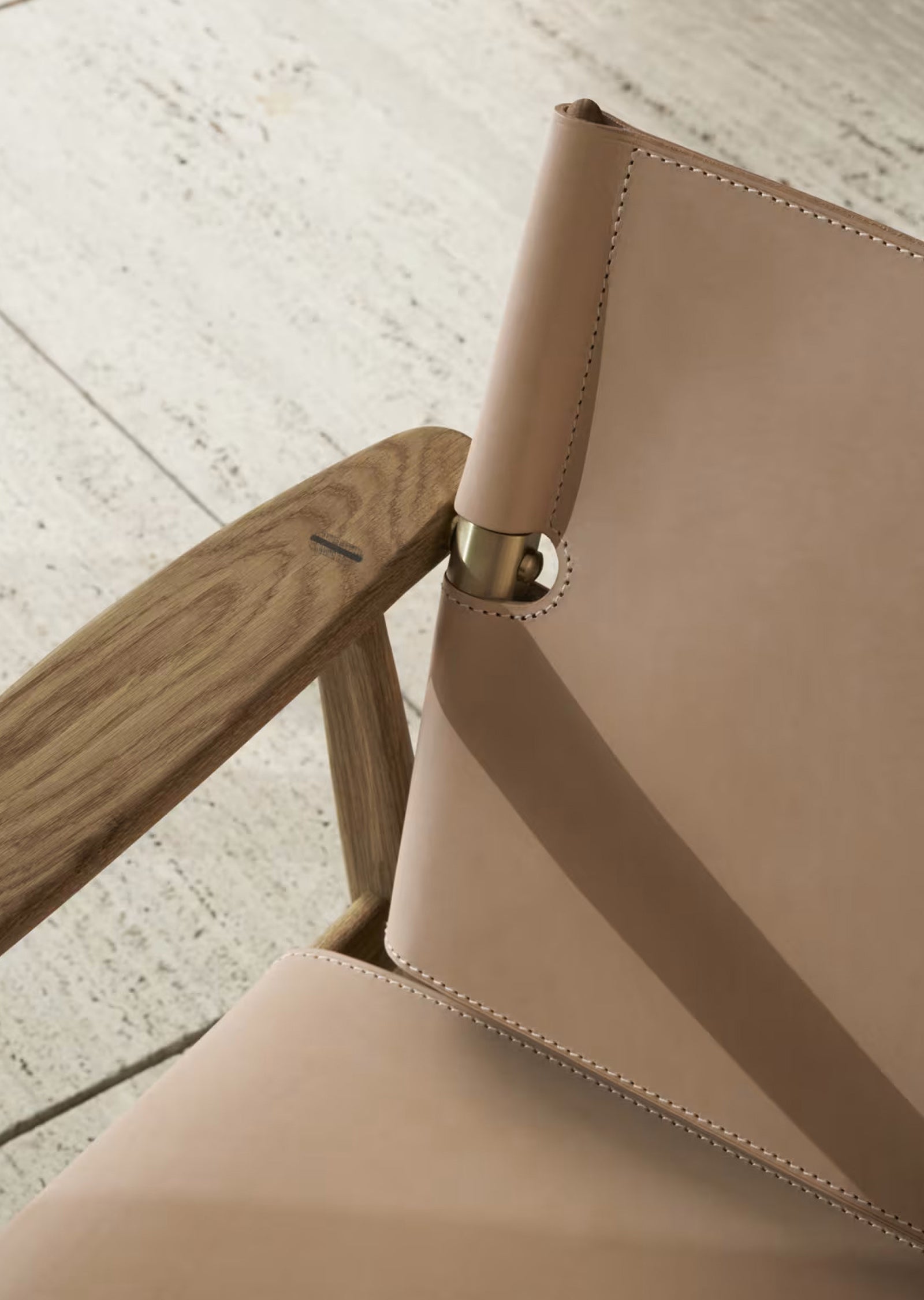 BM1106 Huntsman Chair