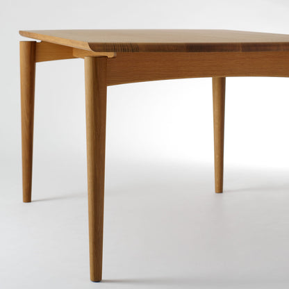 Seoto Dining Table