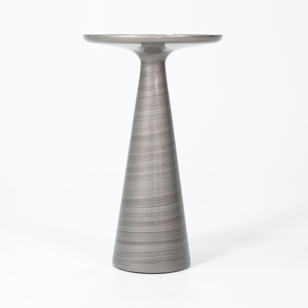 Addie Pull-Up Table