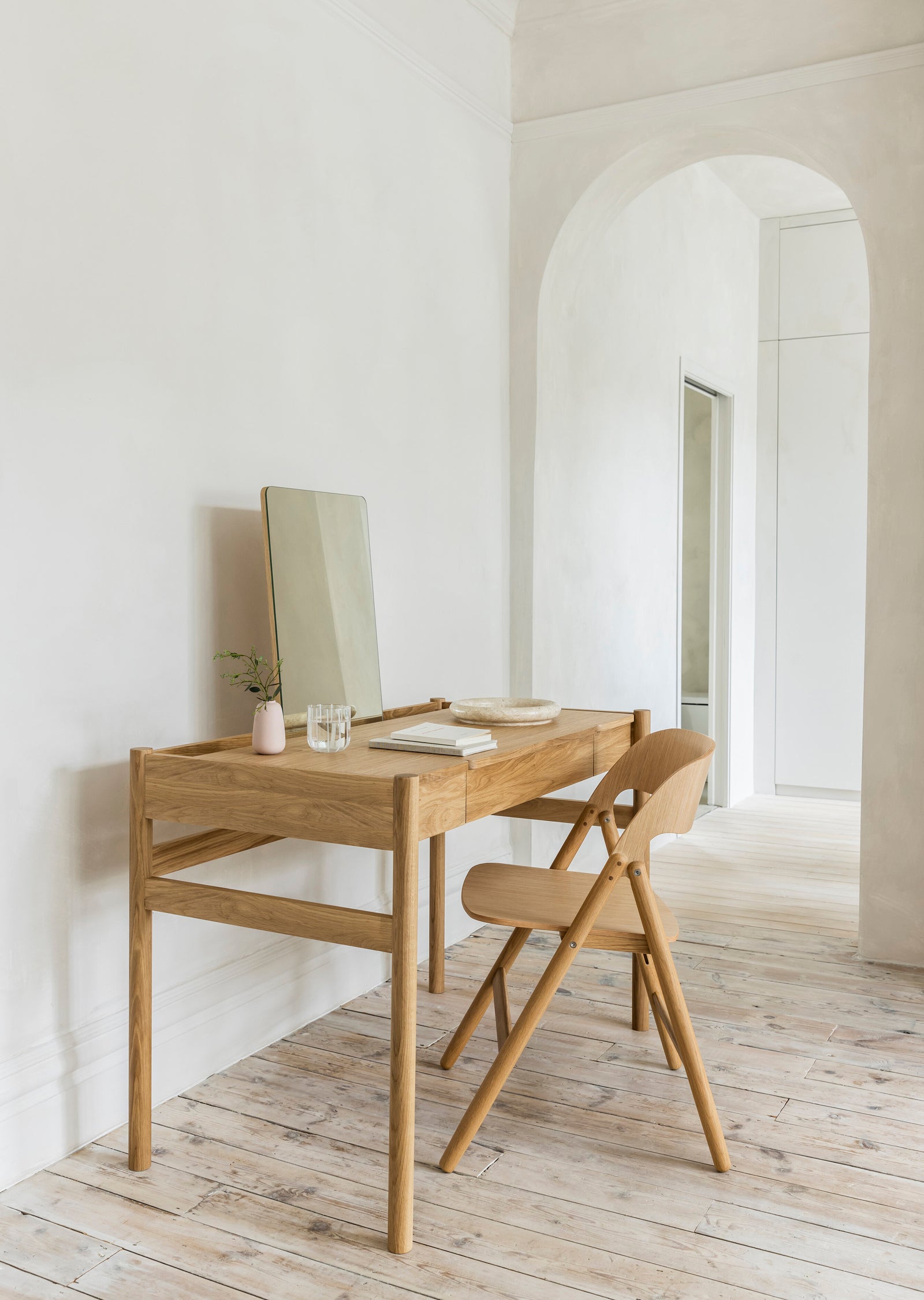Pala Dressing Table