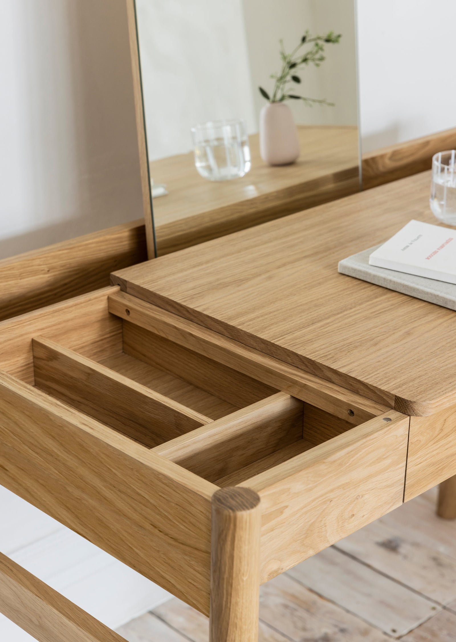 Pala Dressing Table