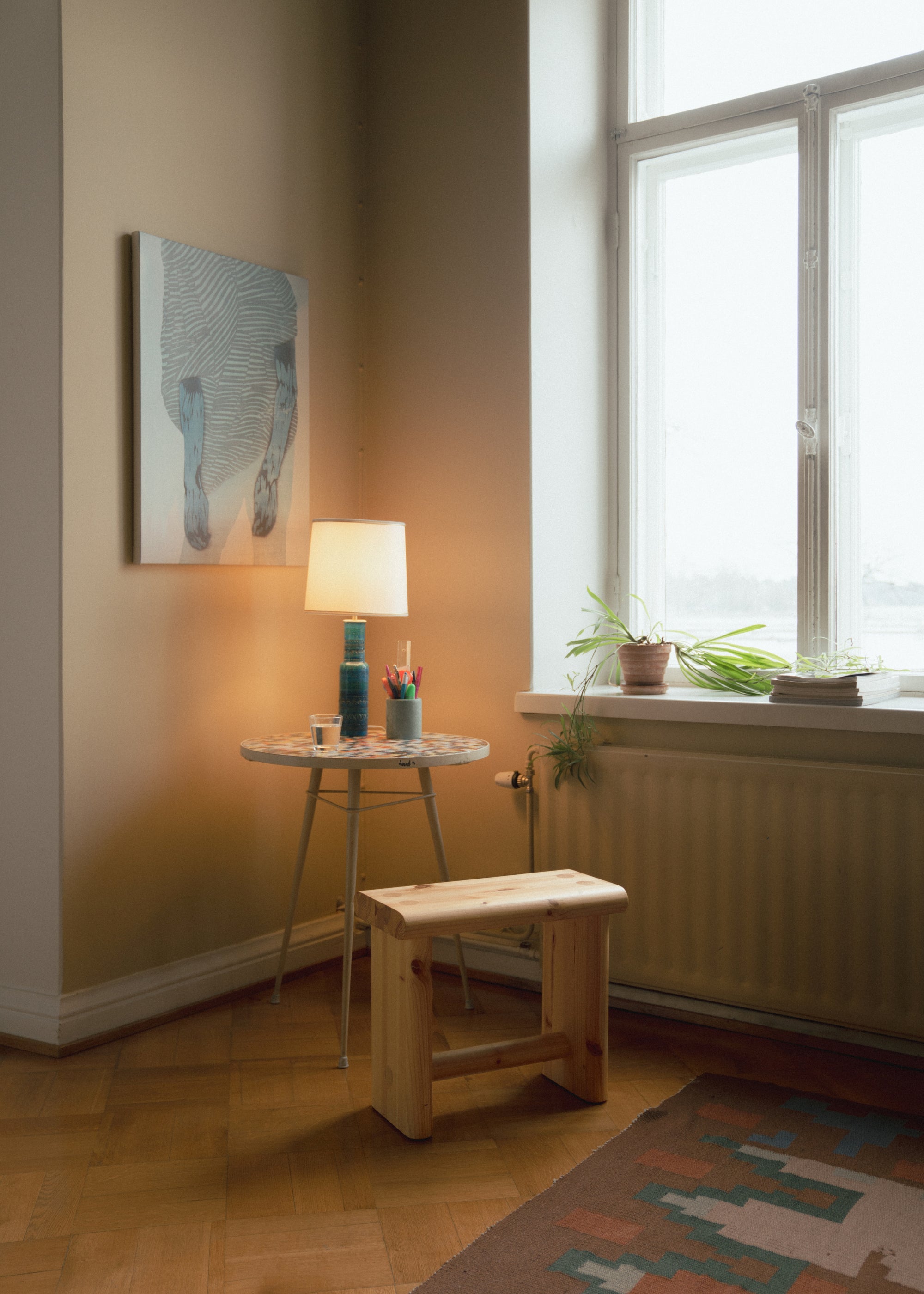 002 Ast Stool