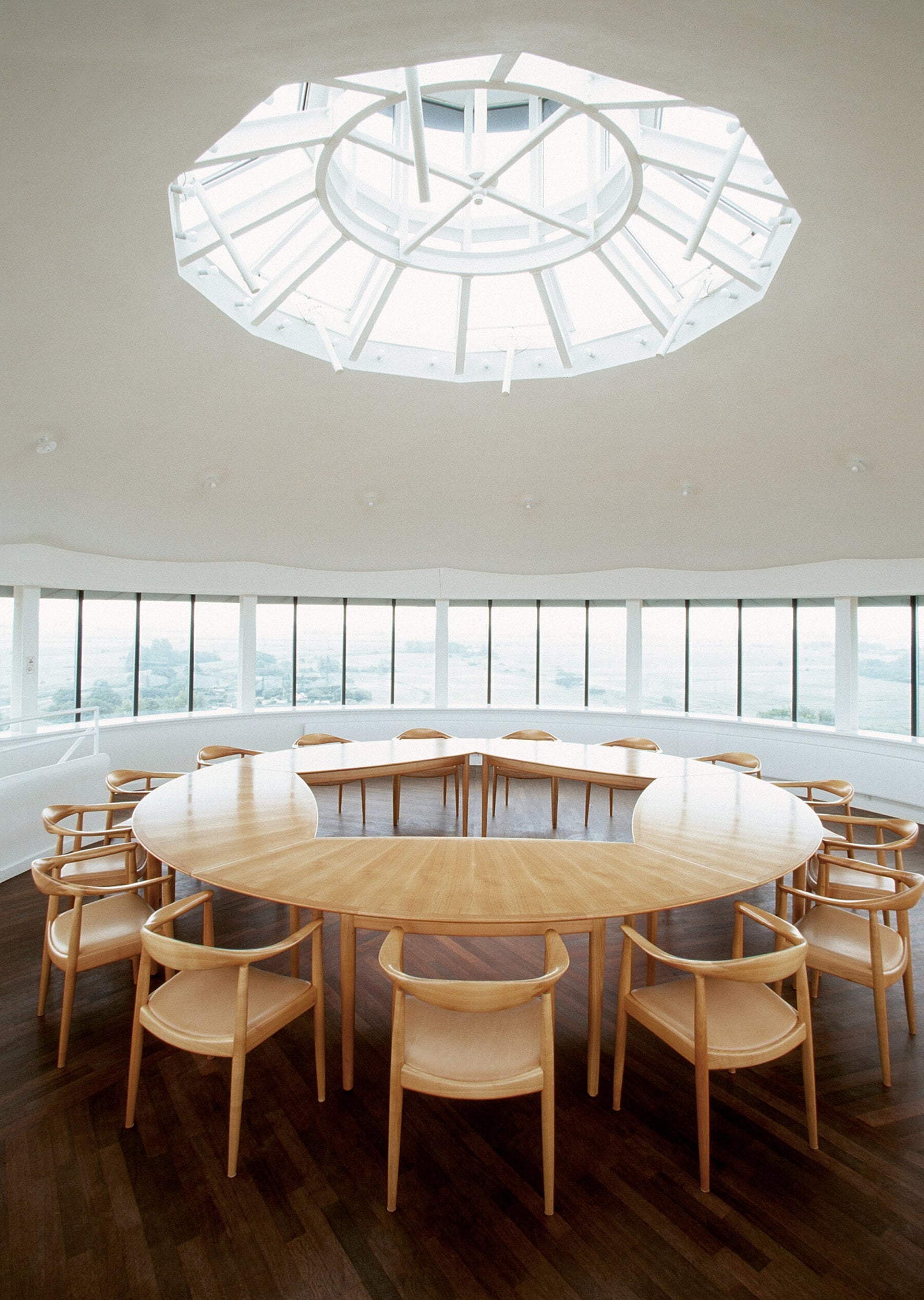 PP503 Round Chair