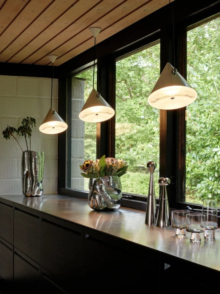 Pose Pendant Lamp