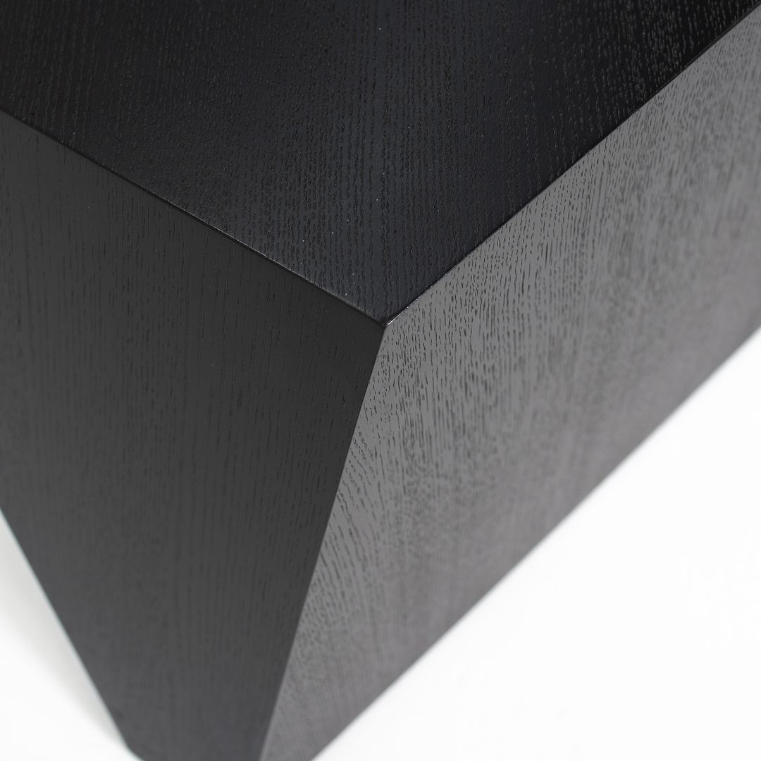 Chaka Table