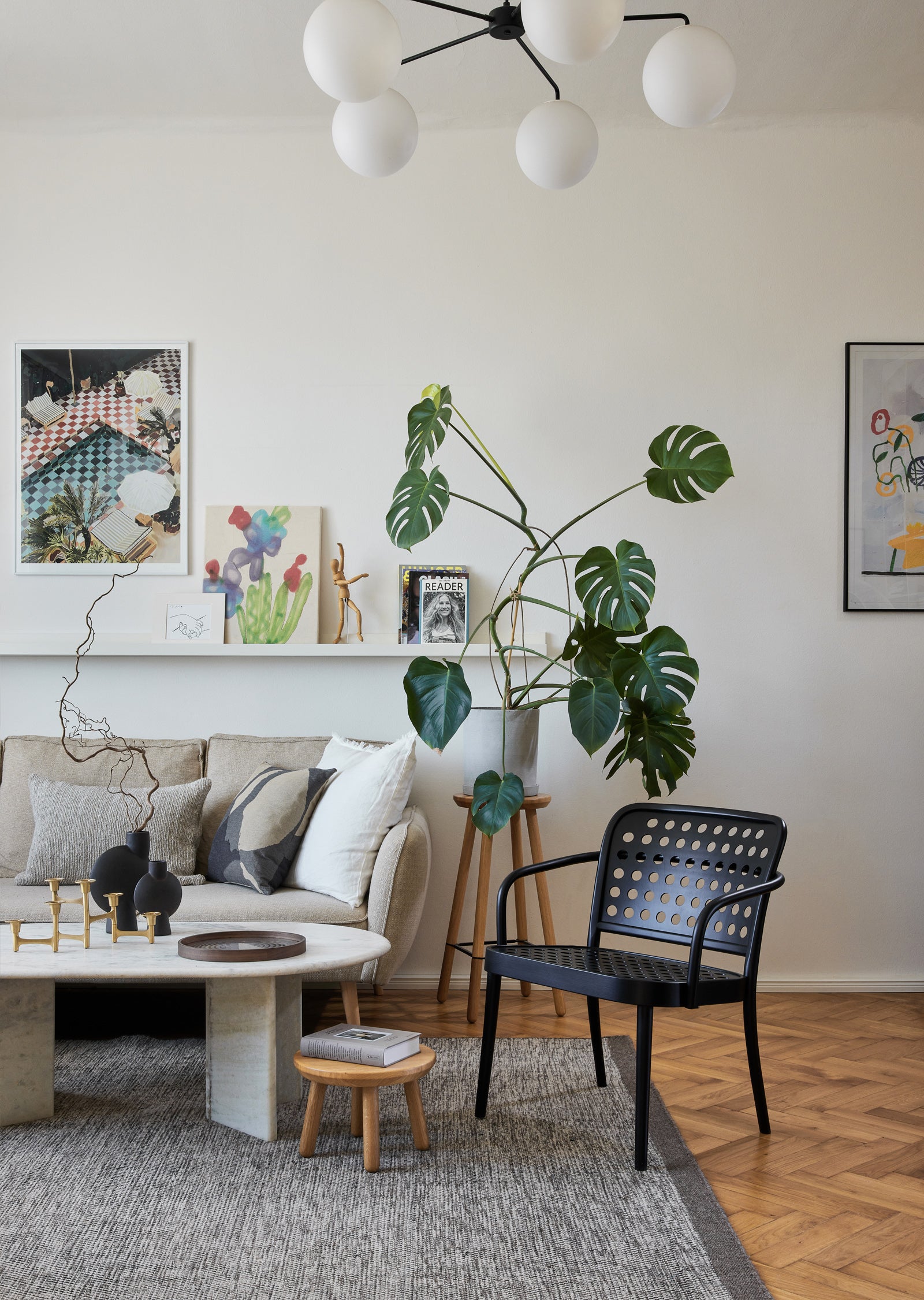 822 Lounge Armchair