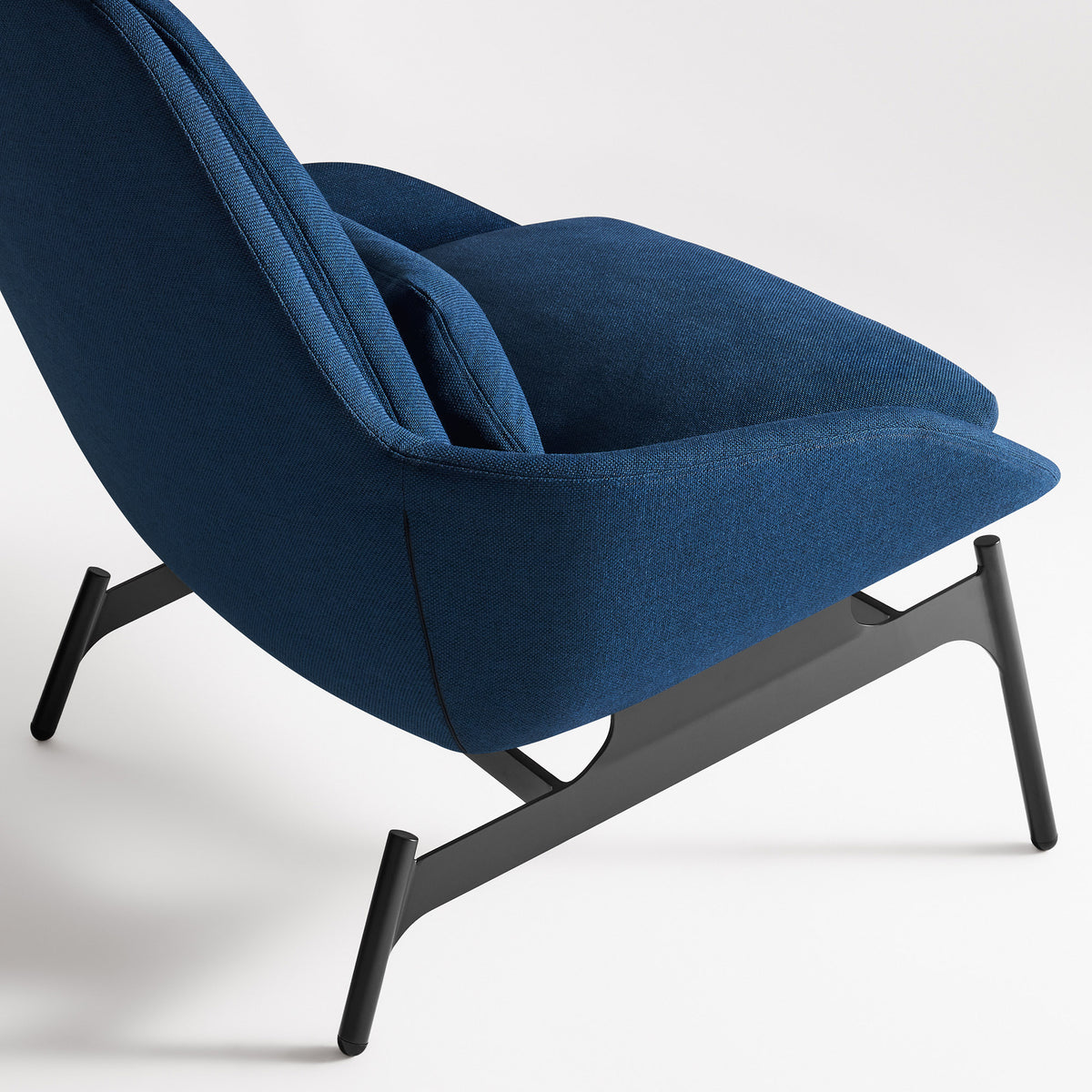Field Lounge Chair