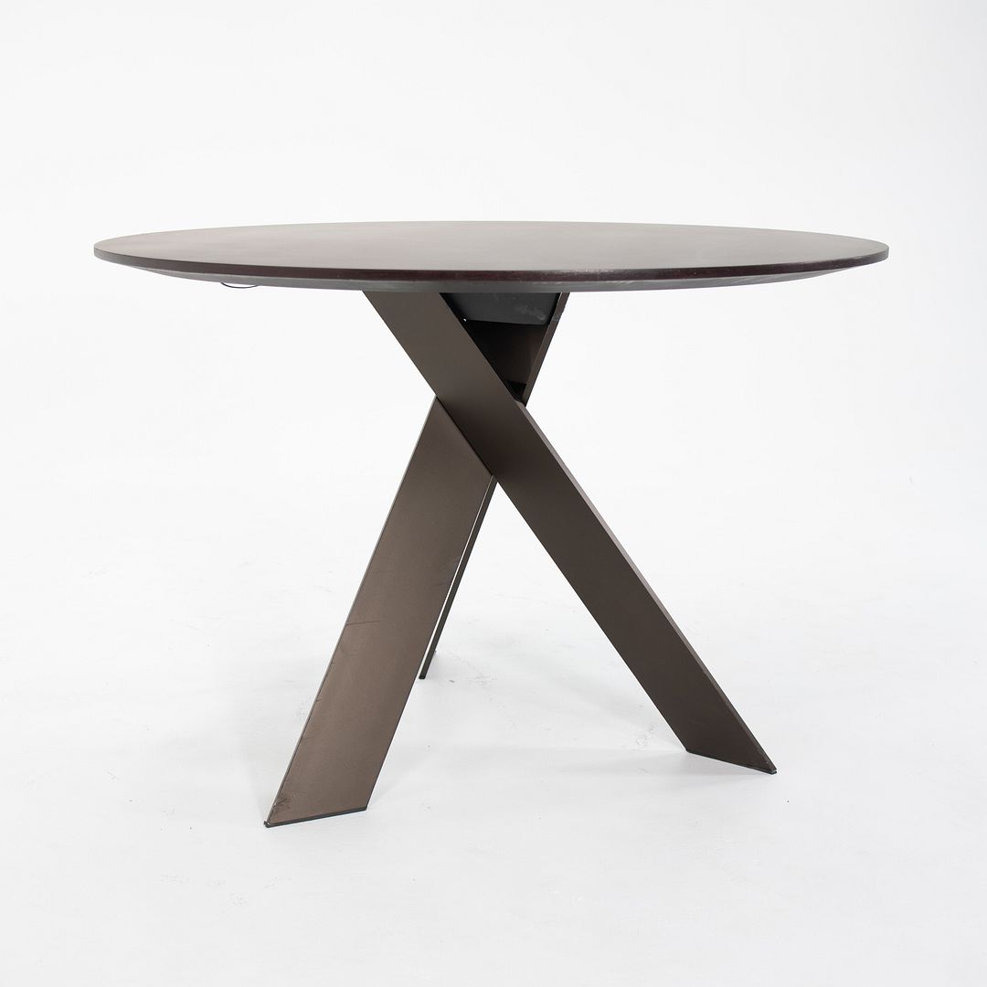Ekko Dining Table