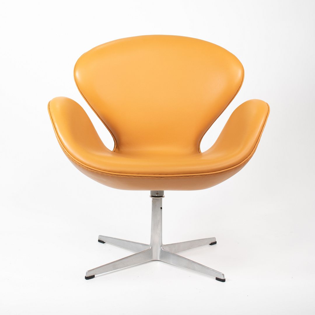 Swan Chair by Arne Jacobsen | Rarify