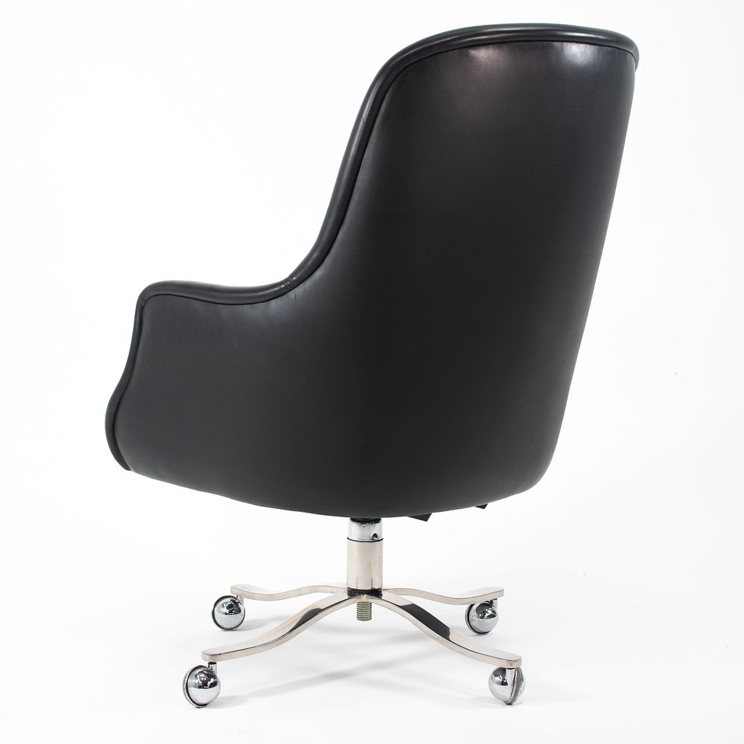 Alpha Bucket Executive Chair