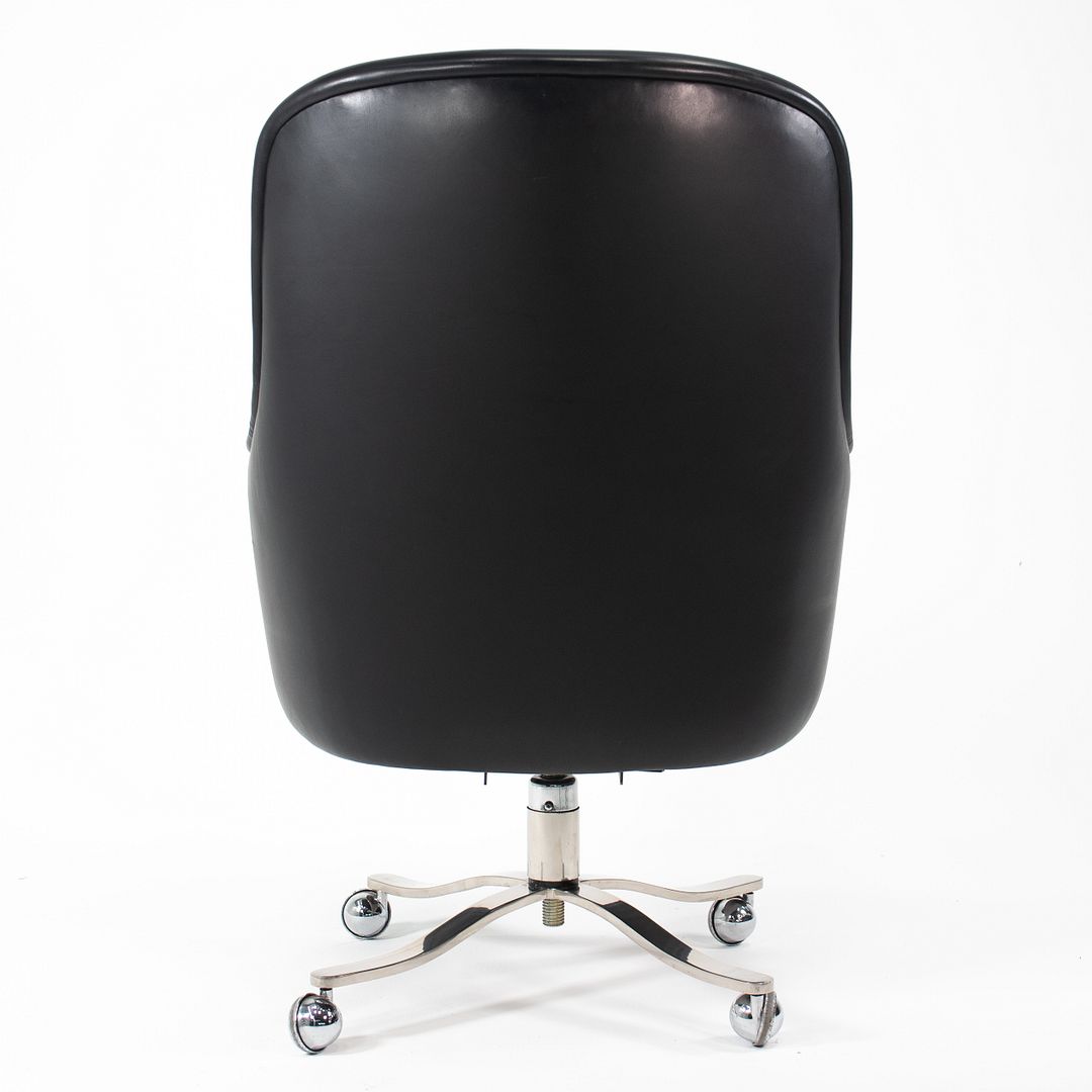 Alpha Bucket Executive Chair