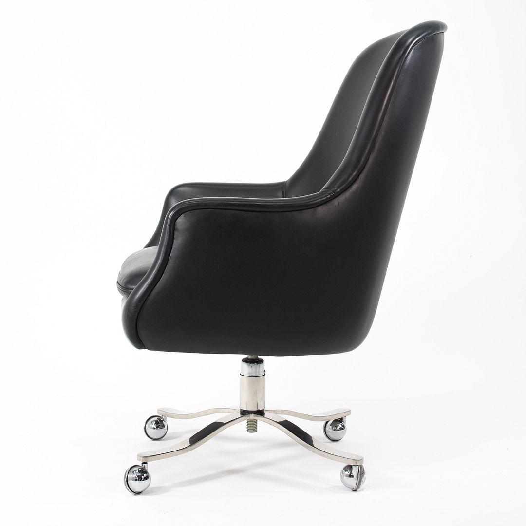 Alpha Bucket Executive Chair
