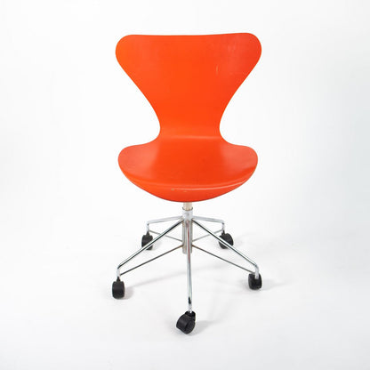 3117 Rolling Chair