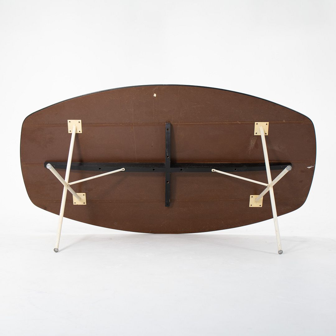 Soft Edge Curved Dining Table, N° 5259
