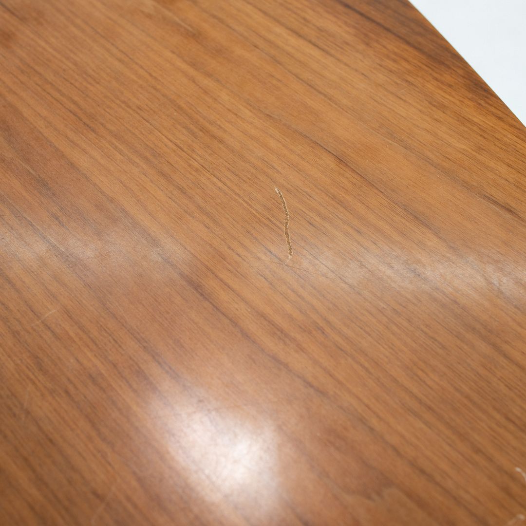 Soft Edge Curved Dining Table, N° 5259