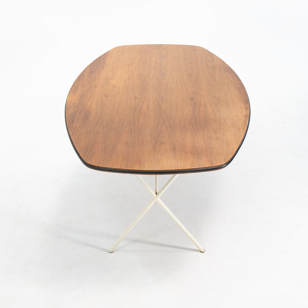 Soft Edge Curved Dining Table, N° 5259
