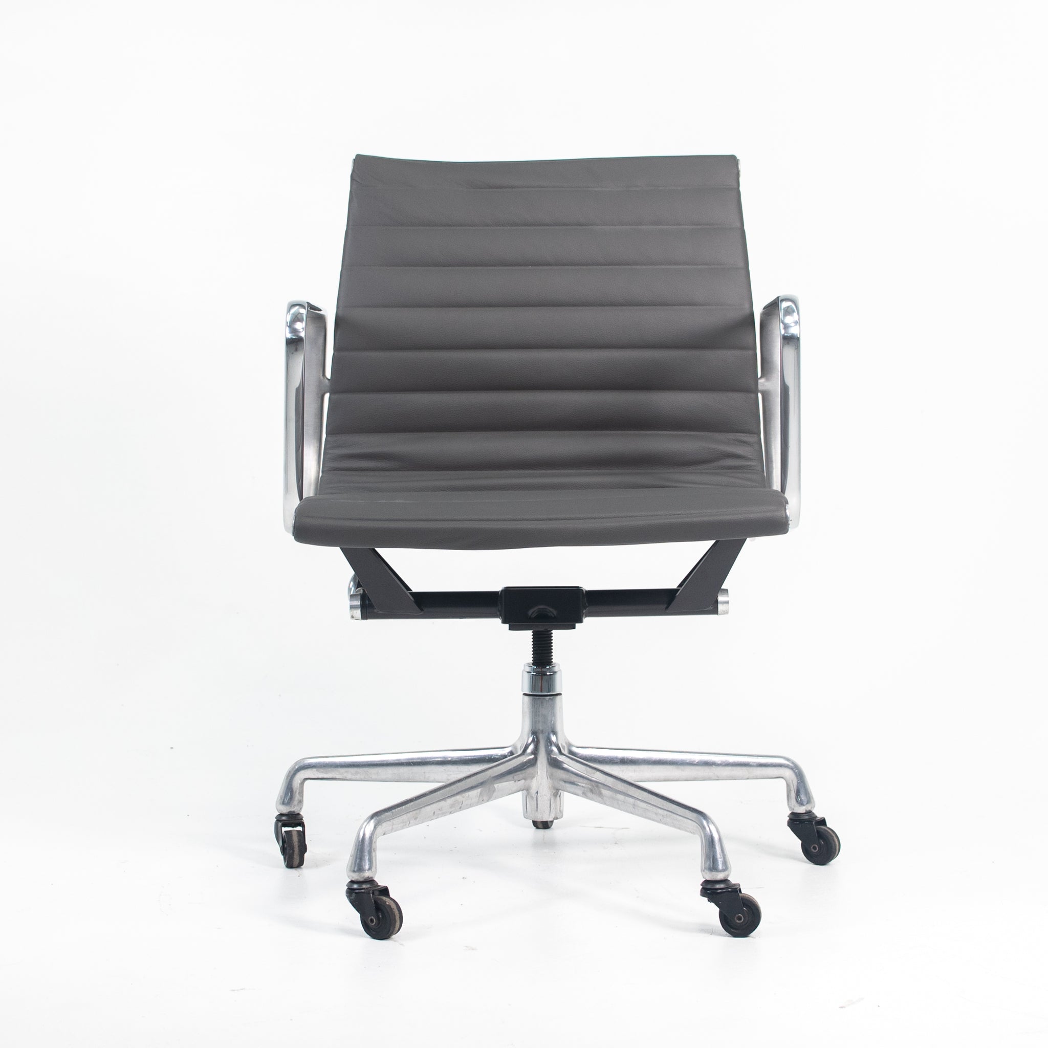 Aluminum Group Management Chair