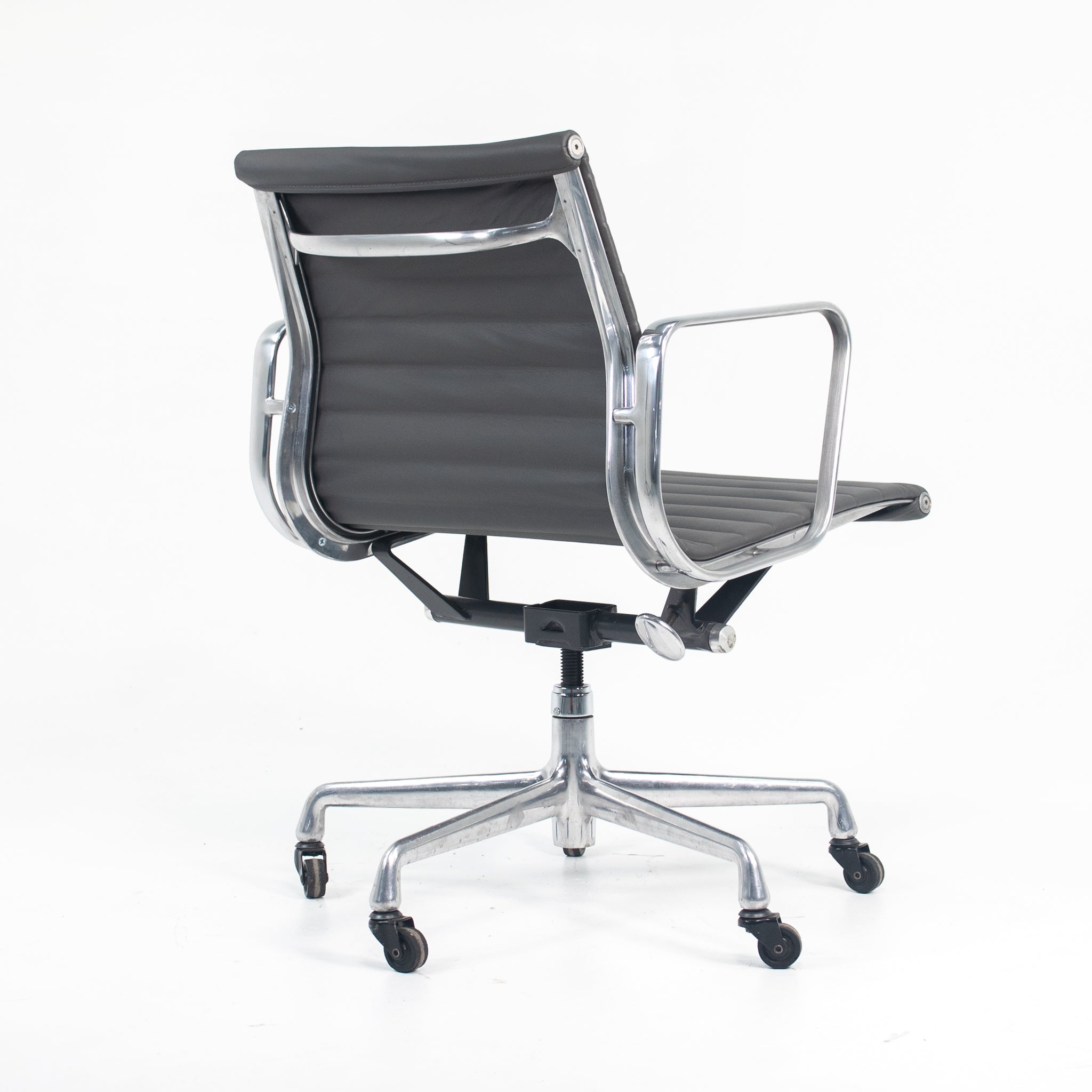 Aluminum Group Management Chair