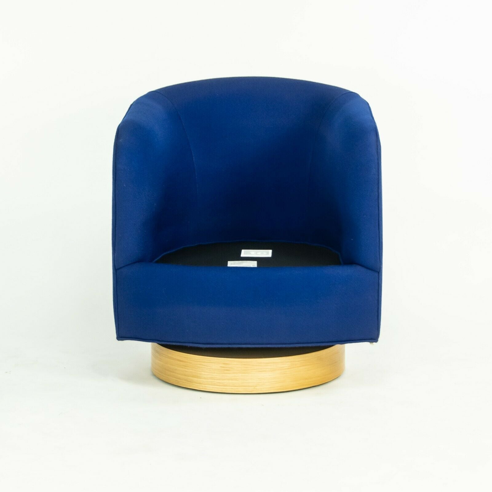 Papa Roxy Swivel Chair