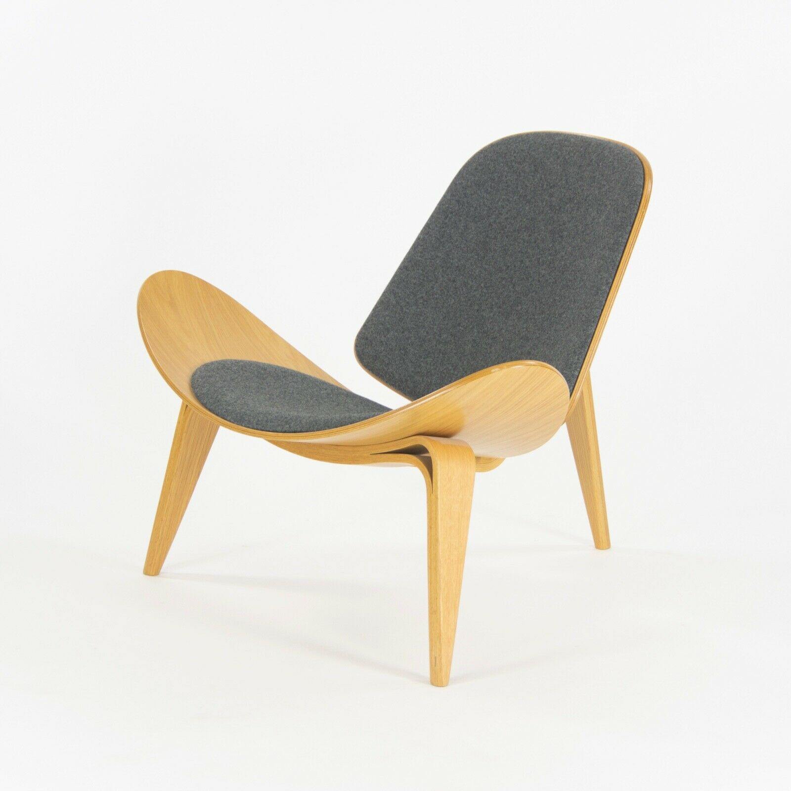 CH07 Lounge Chairs