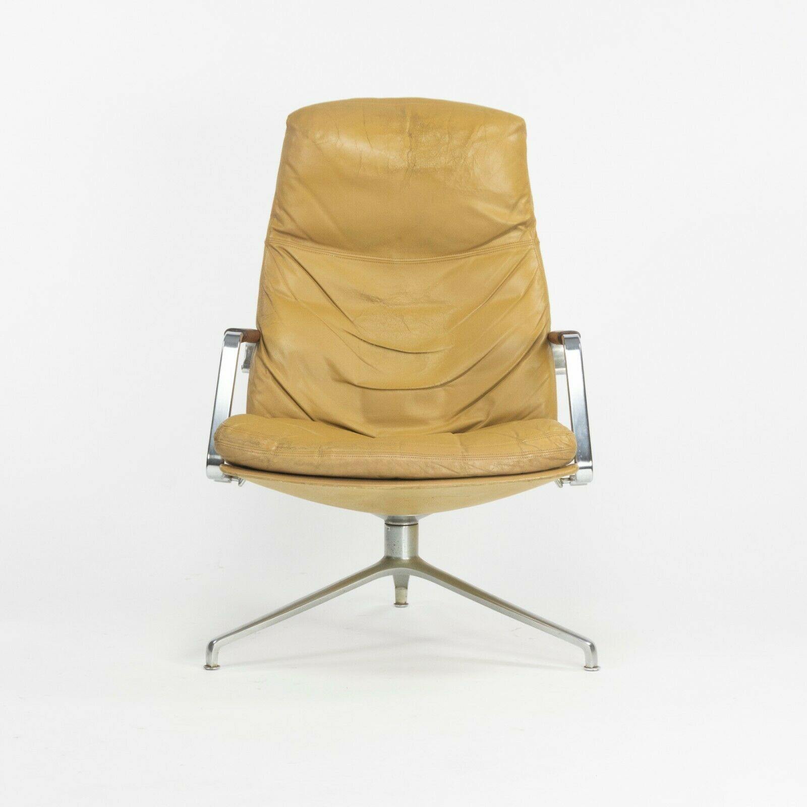 FK86 Lounge Chair