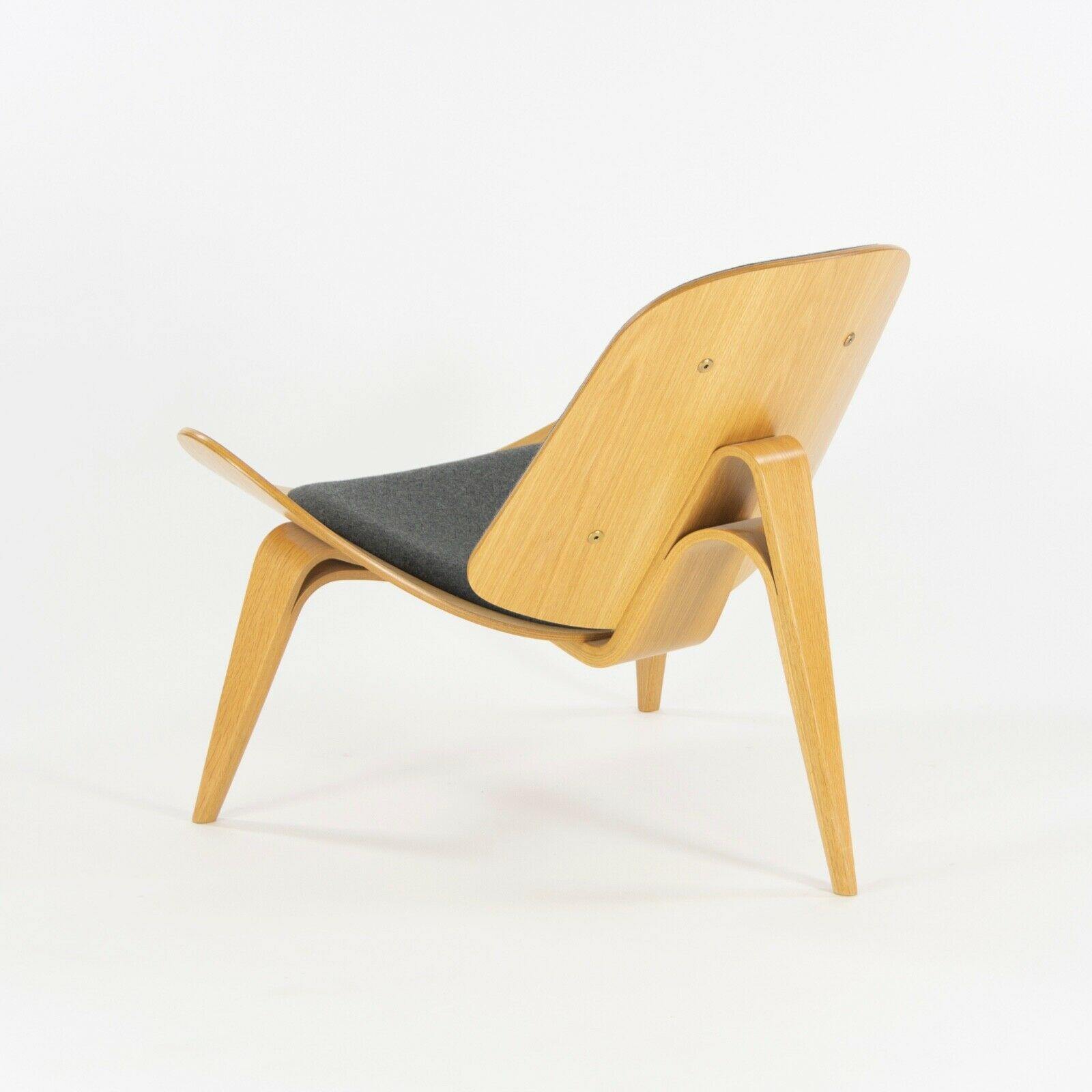 CH07 Lounge Chairs