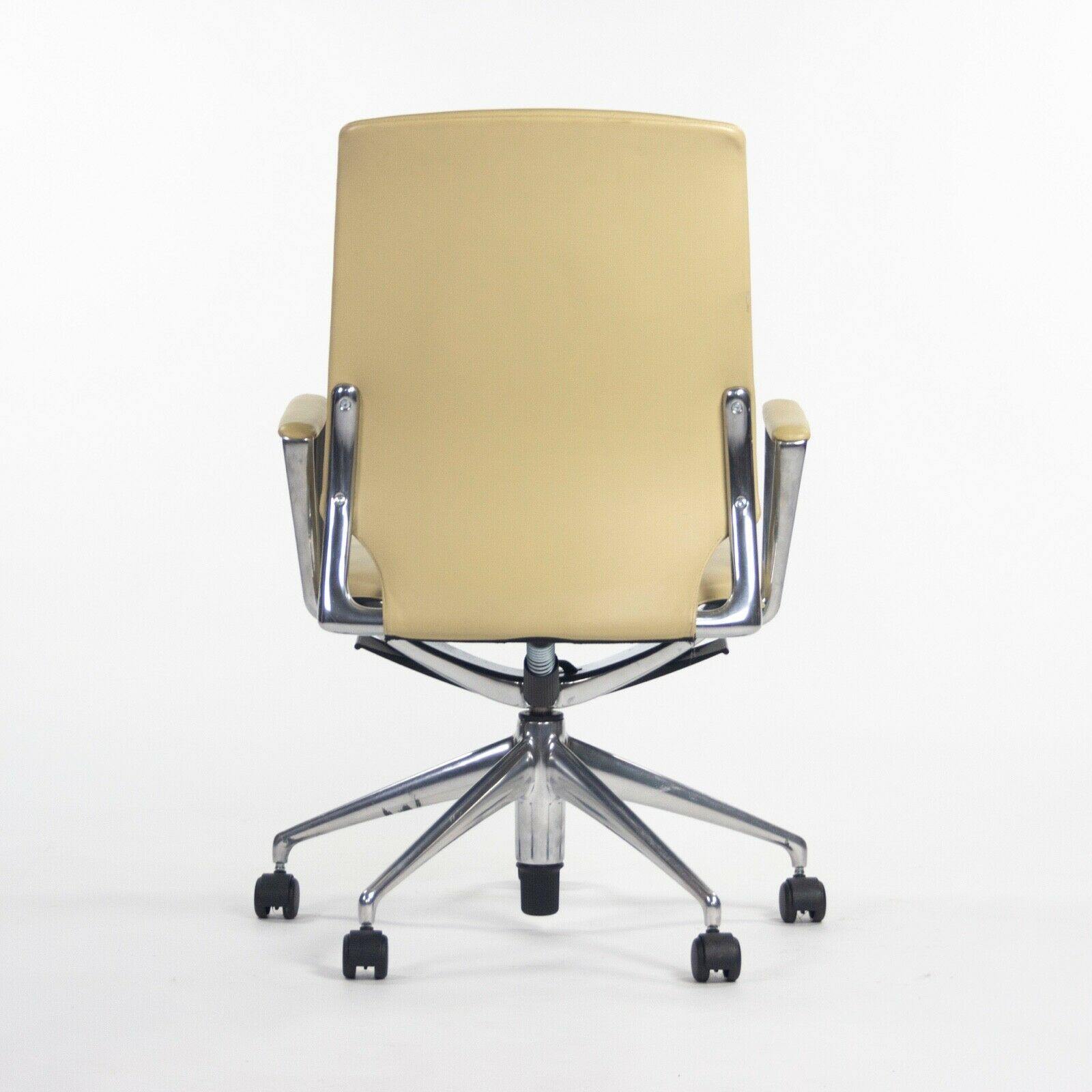 Meda Chair
