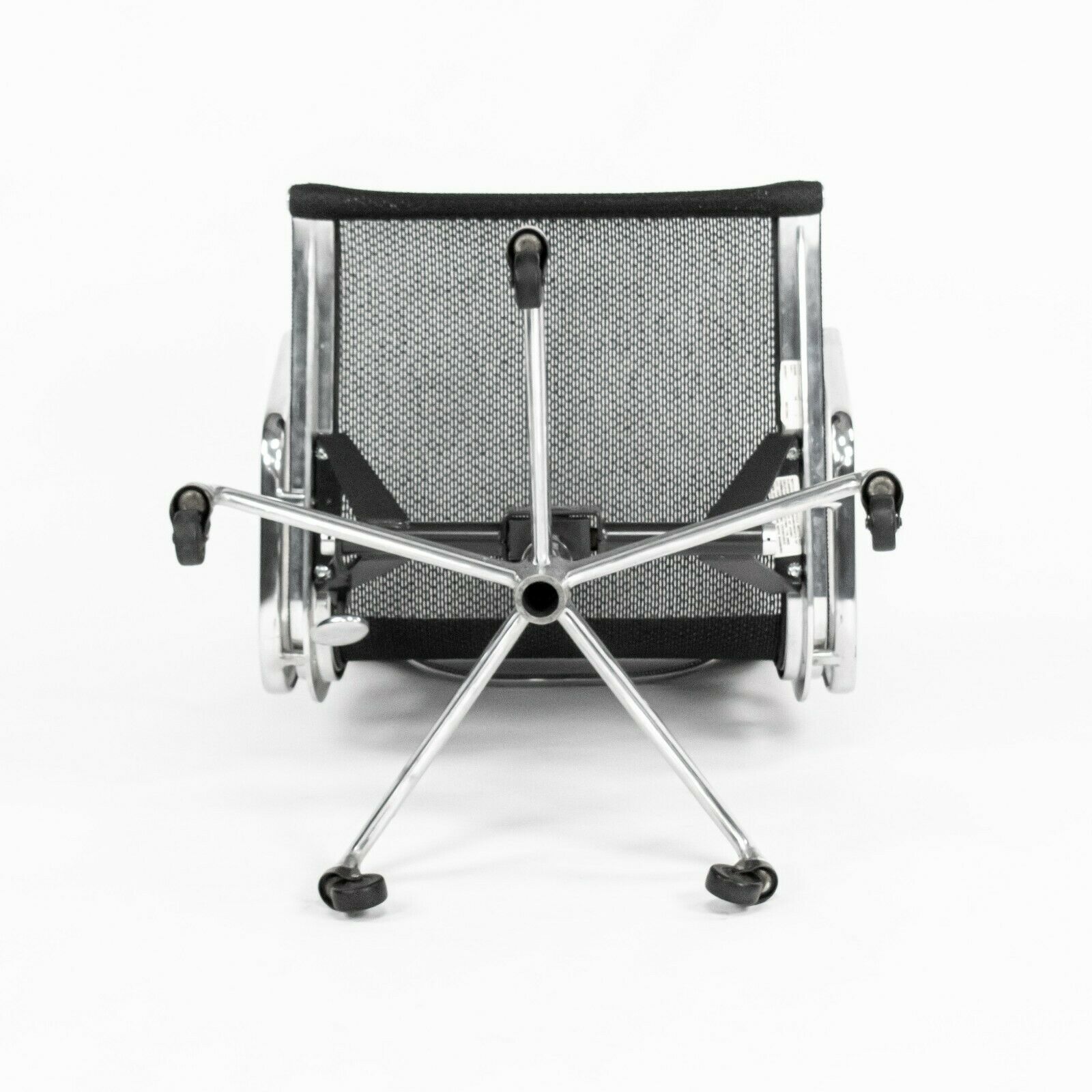 Eames Aluminum Management Chair