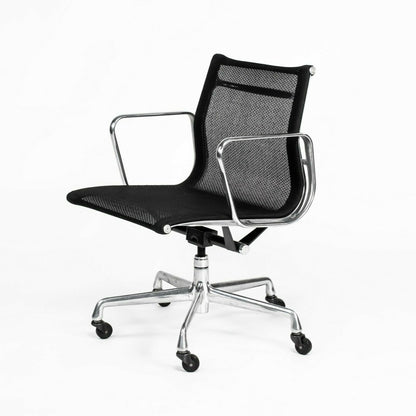 Eames Aluminum Management Chair