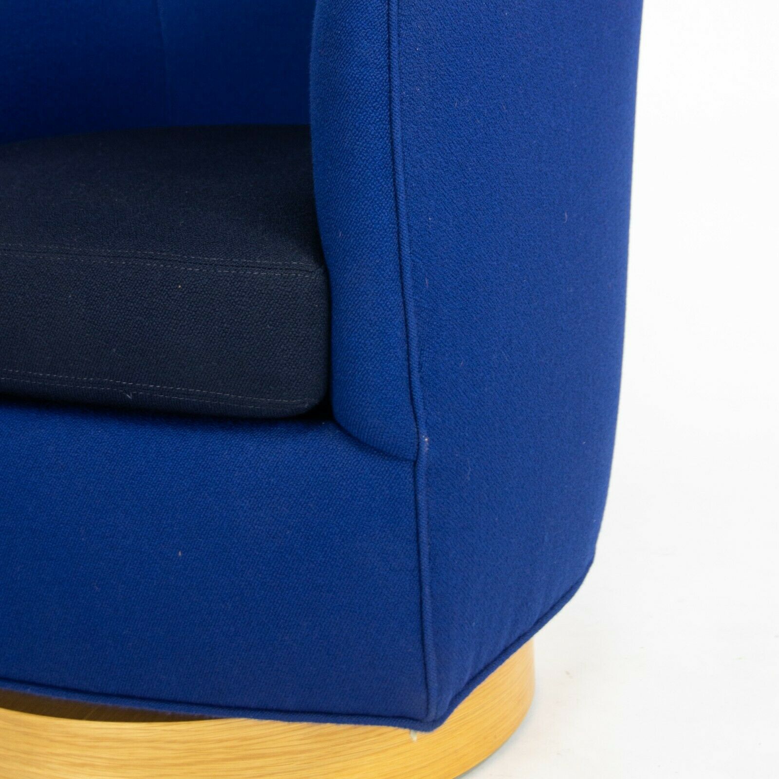 Papa Roxy Swivel Chair