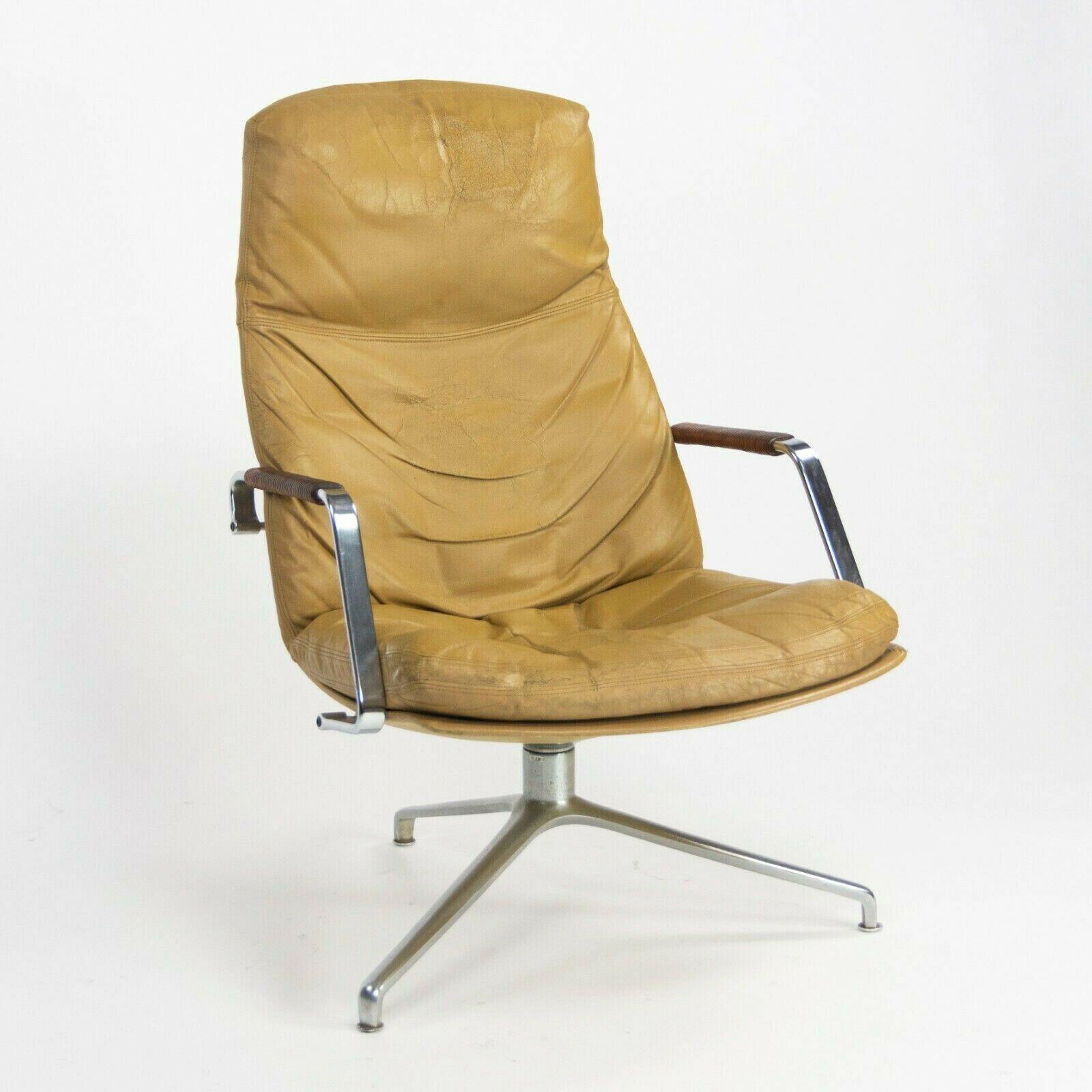 FK86 Lounge Chair