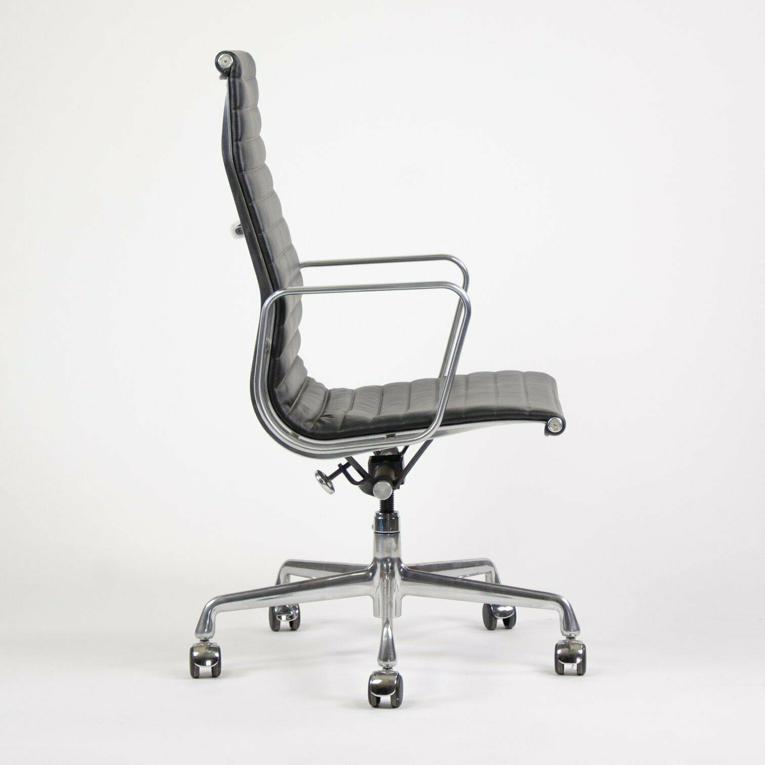 Aluminum Executive Chair