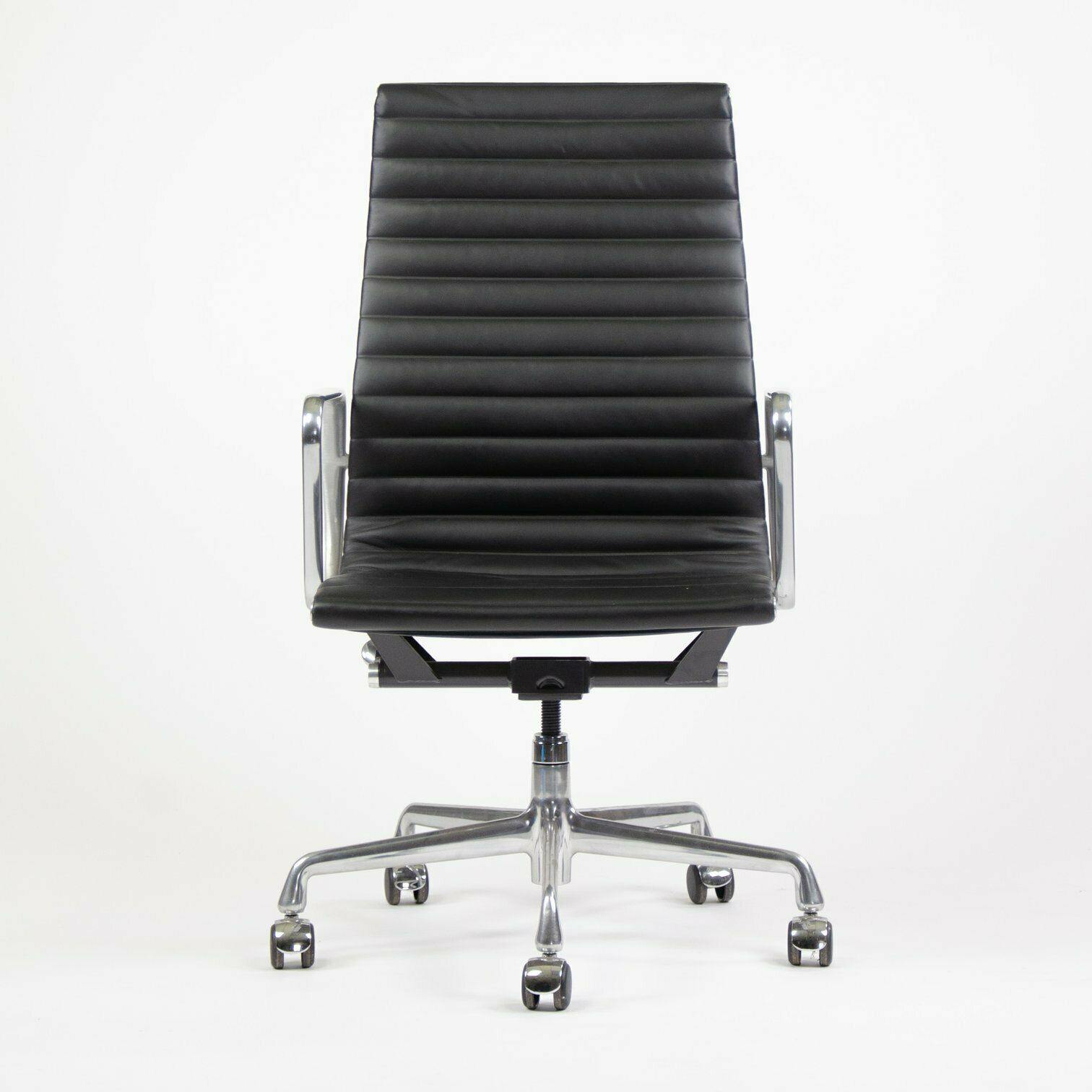 Aluminum Executive Chair
