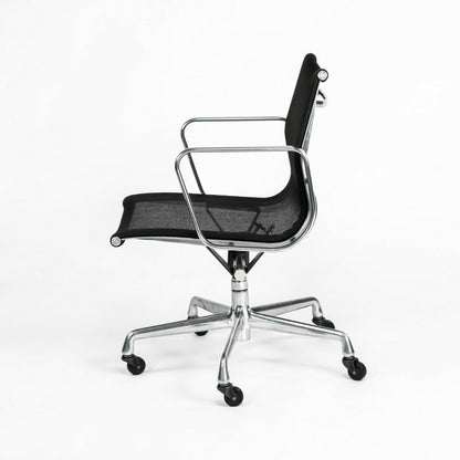 Eames Aluminum Management Chair