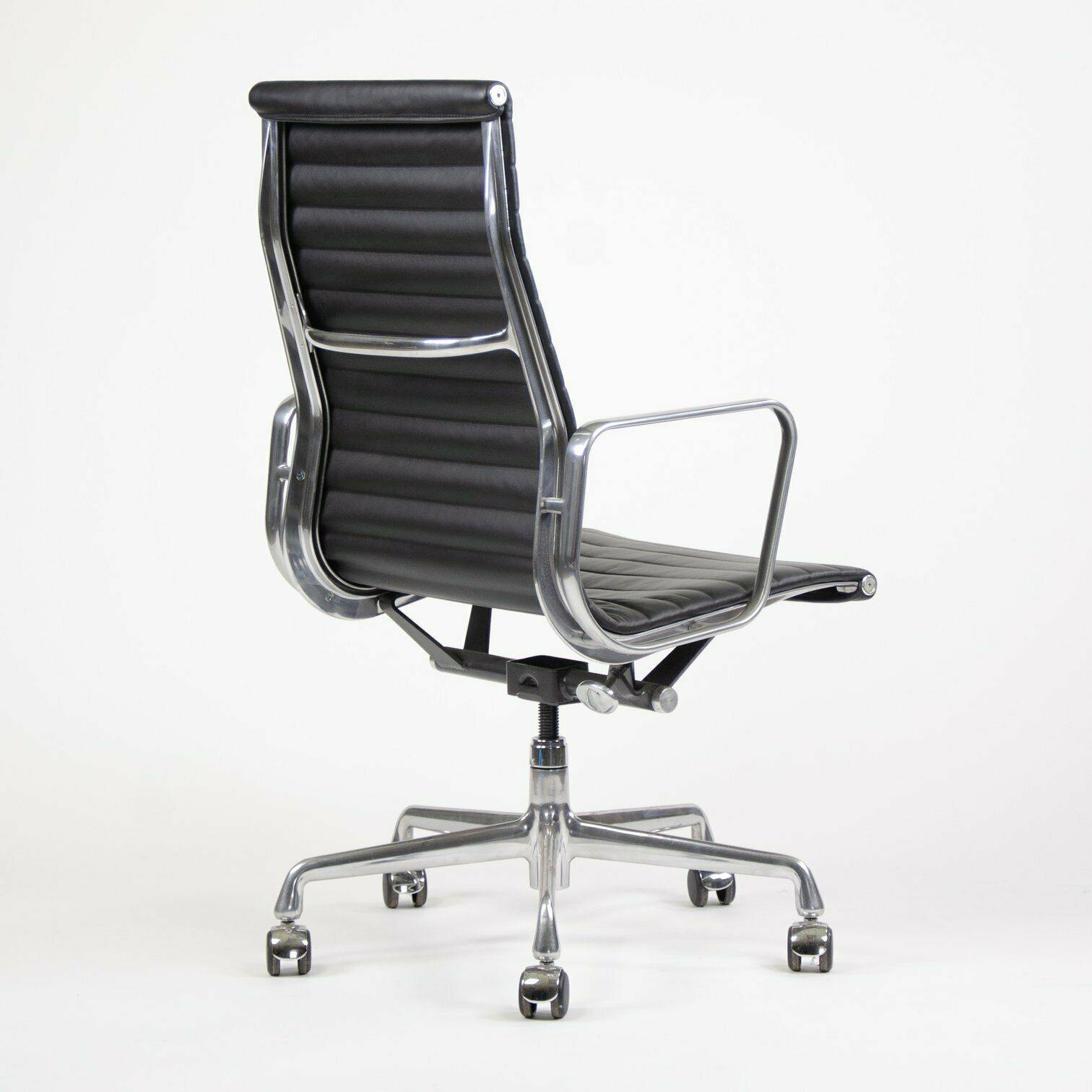 Aluminum Executive Chair