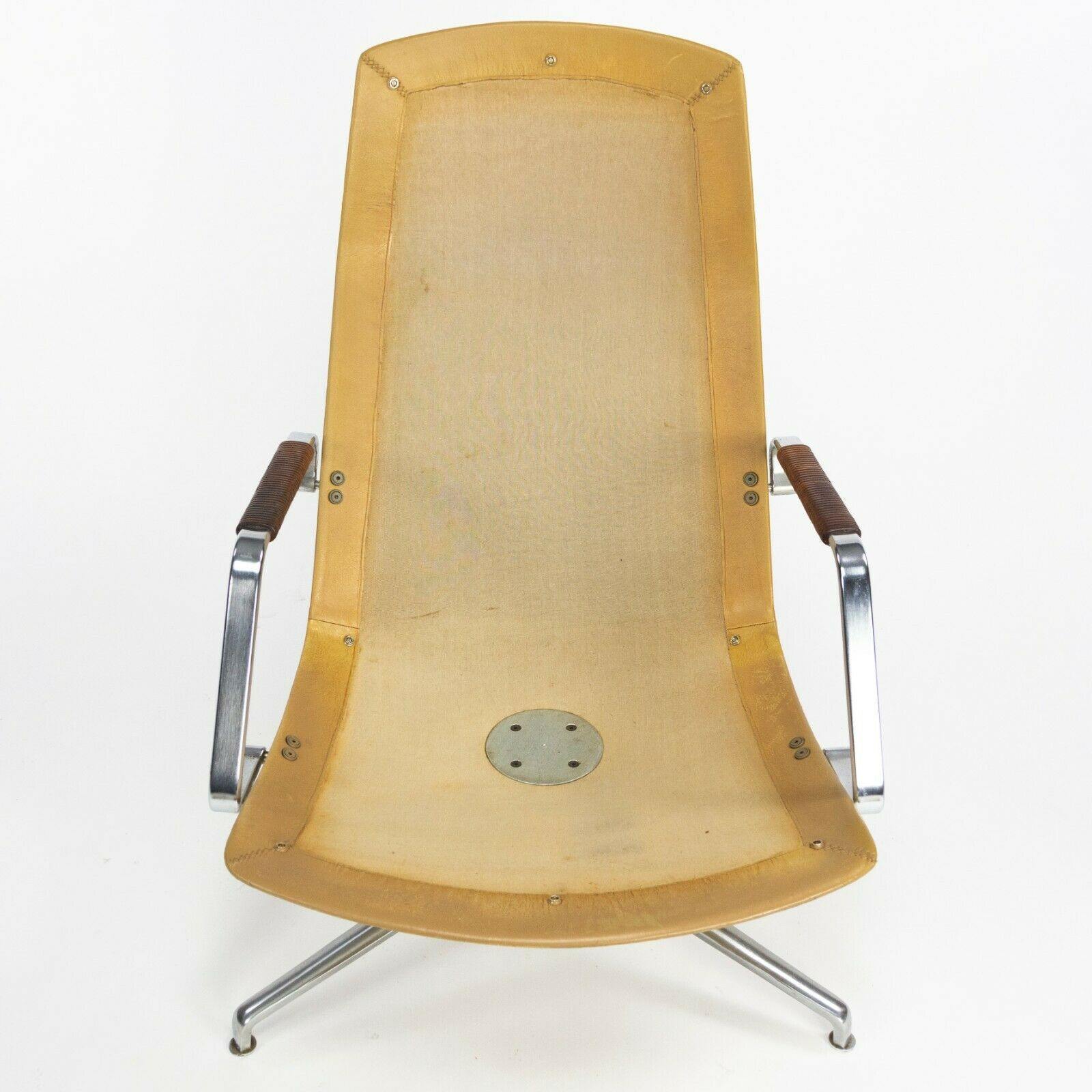 FK86 Lounge Chair