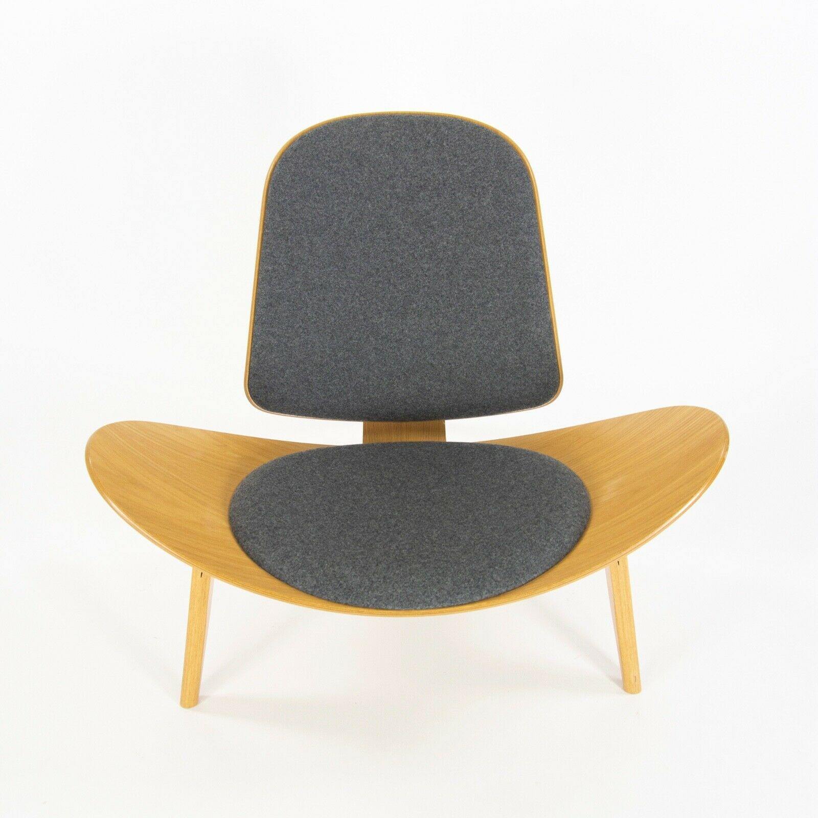 CH07 Lounge Chairs