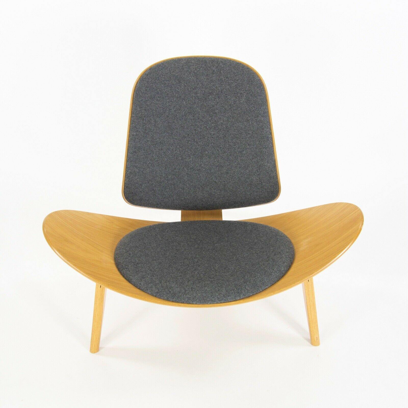 CH07 Lounge Chairs